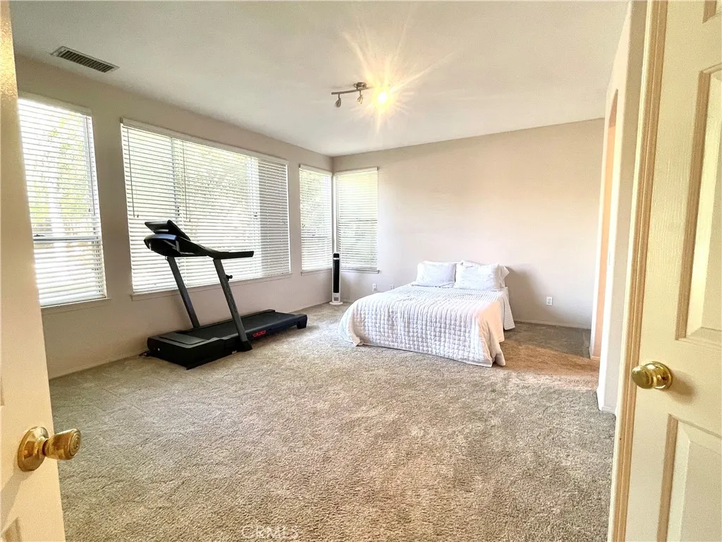2371 Moonridge Circle, Corona, California 92879 home-pic-14