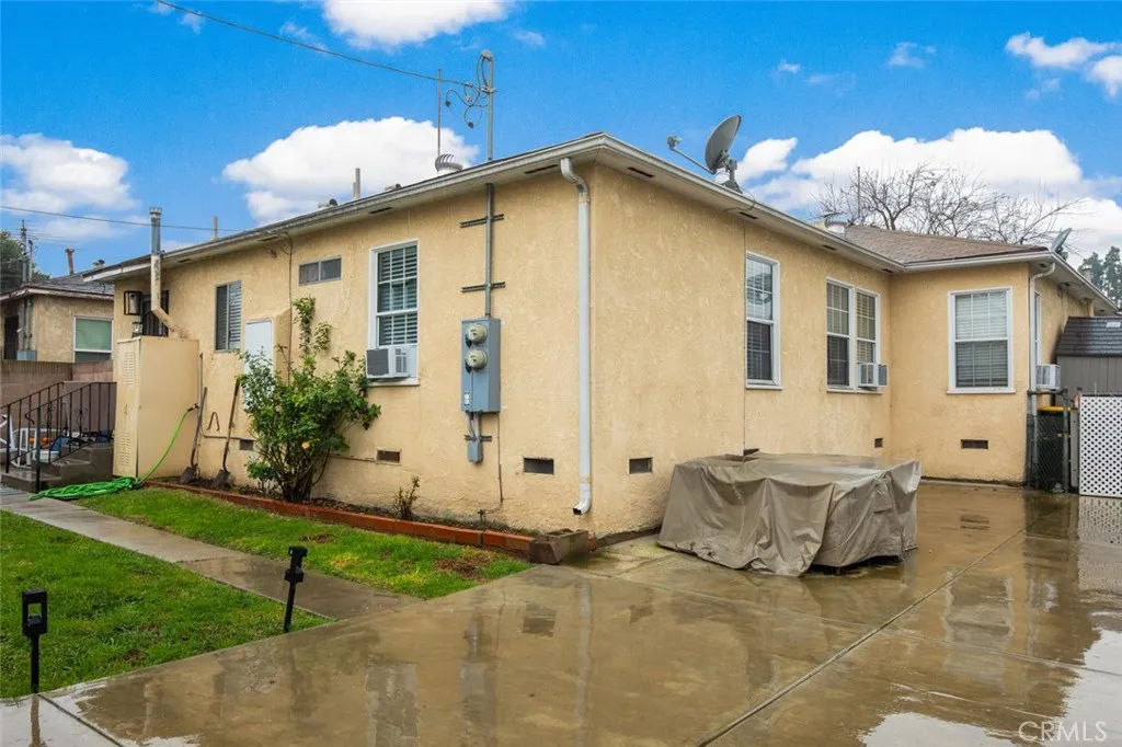 2410 2412 Termino Avenue, Long Beach, California 90815 home-pic-5