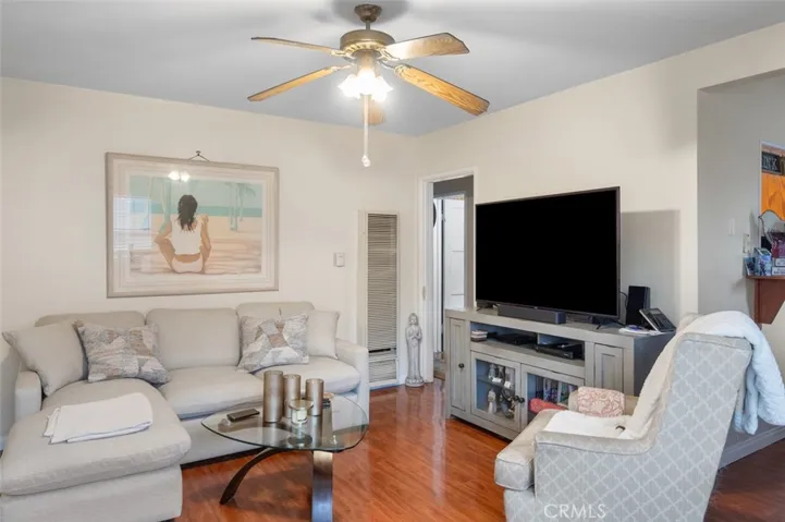 Back Unit Interior, Both Units are in the same condition