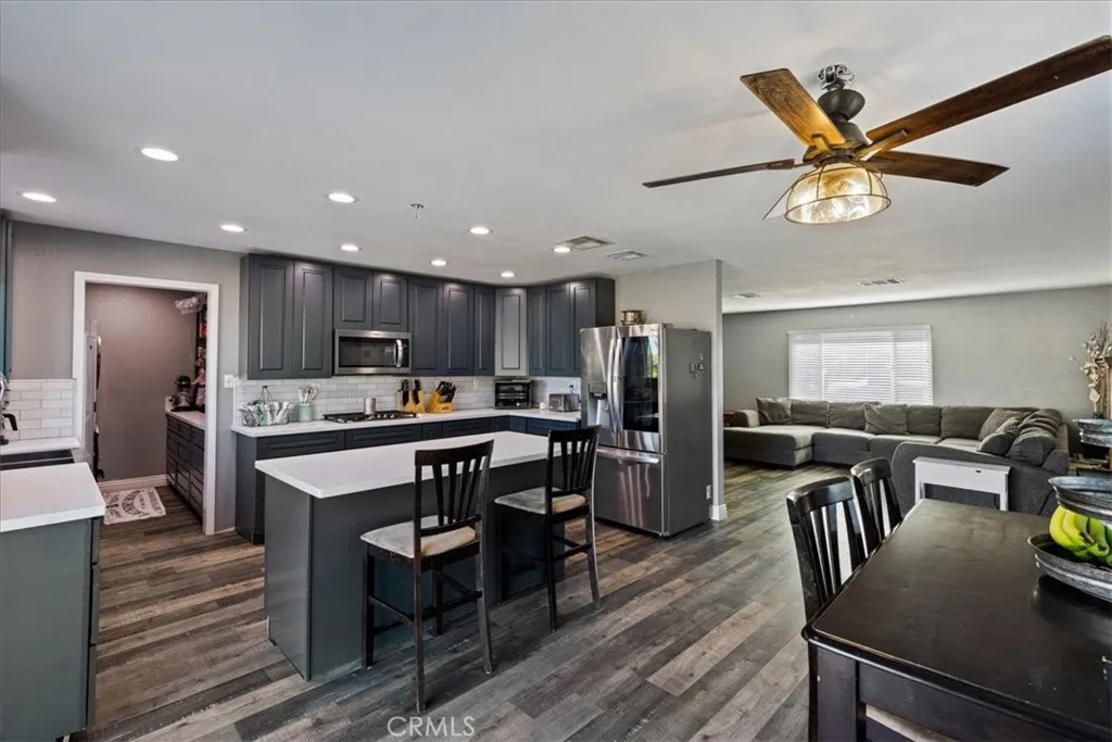 4833 W Avenue K10, Lancaster, California 93536 home-pic-6