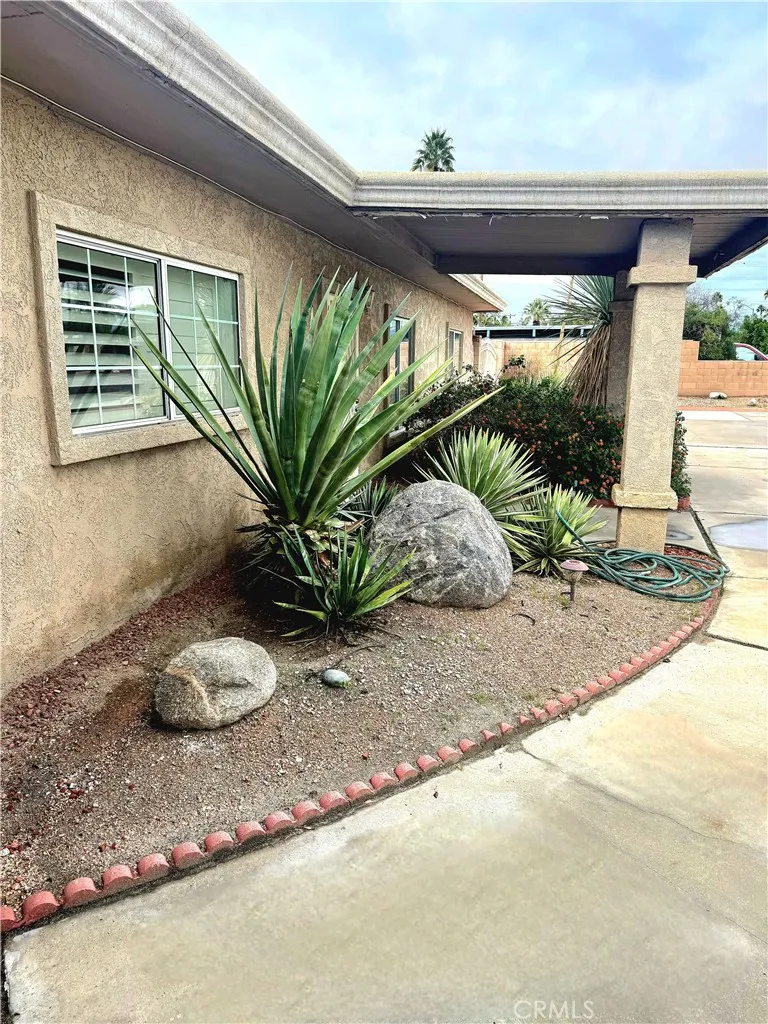 445 N Farrell, Palm Springs, California 92262 home-pic-4