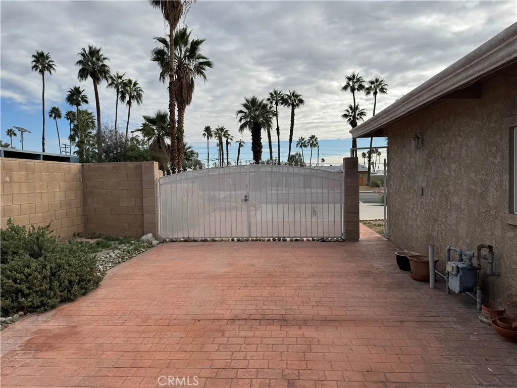 445 N Farrell, Palm Springs, California 92262 home-pic-5