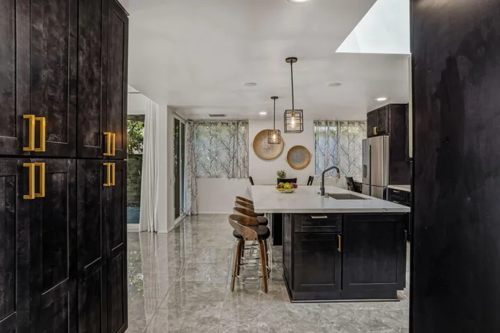 Kitchen & Pantry