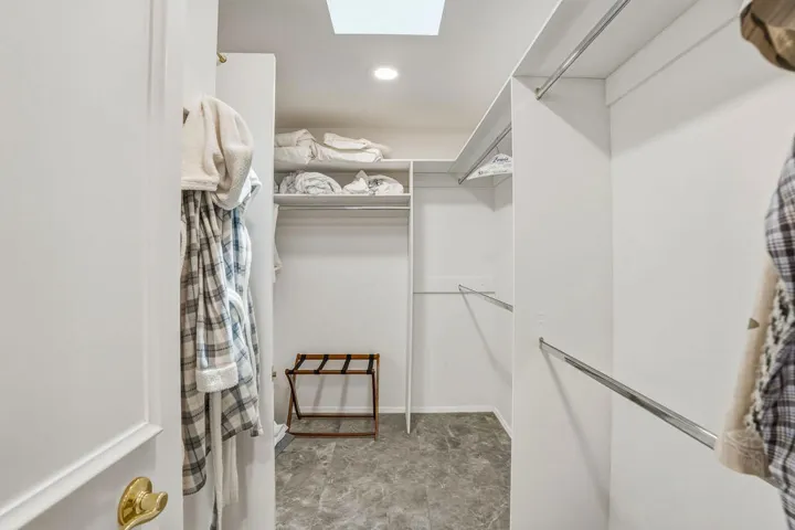 Walk In Closet