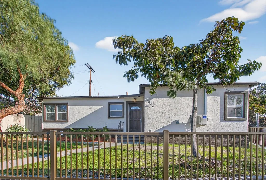 2332 S Highland Avenue, Los Angeles, California 90016 home-pic-1