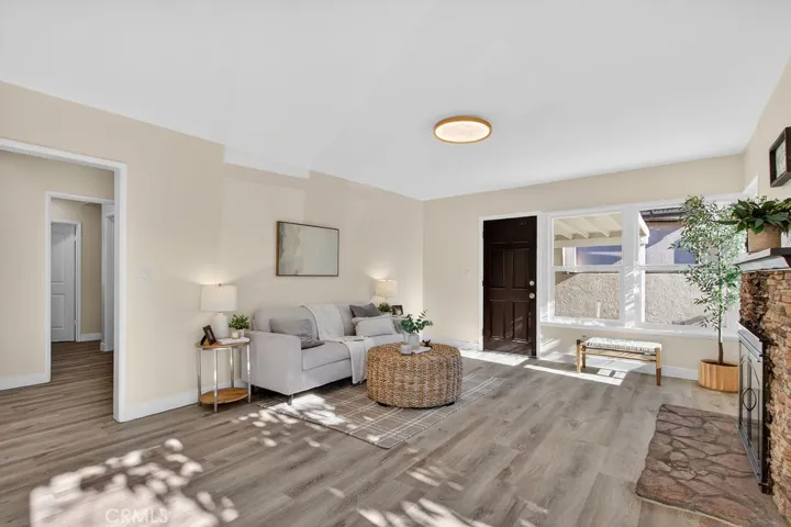 2332 S Highland Avenue, Los Angeles, California 90016