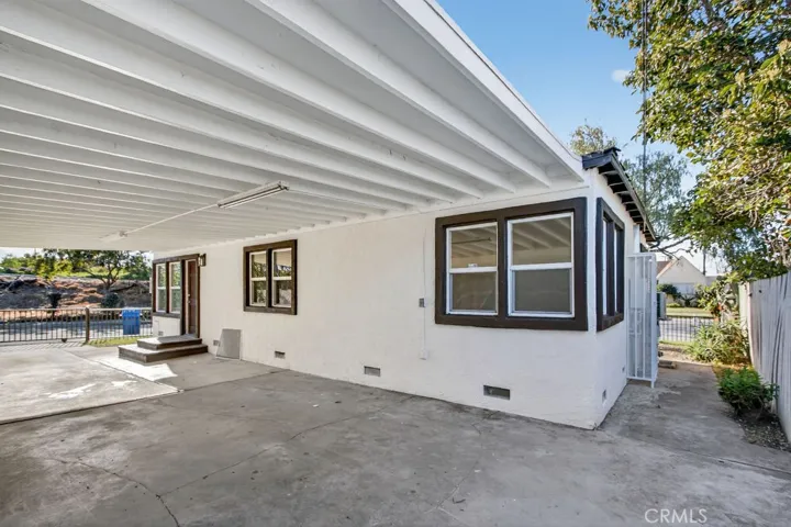 2332 S Highland Avenue, Los Angeles, California 90016