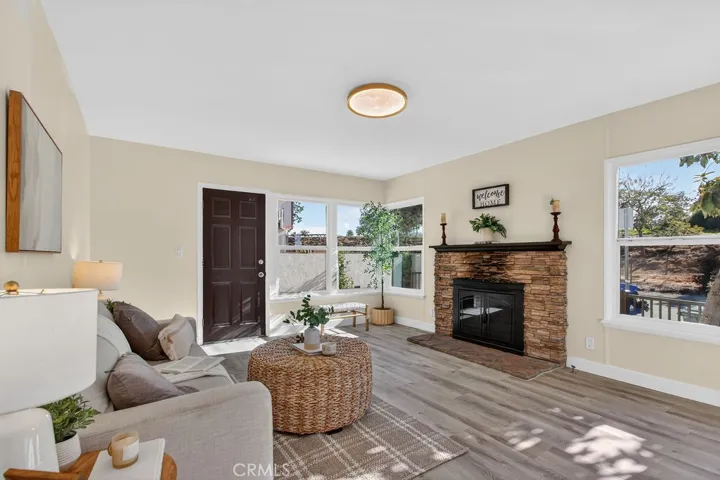 2332 S Highland Avenue, Los Angeles, California 90016