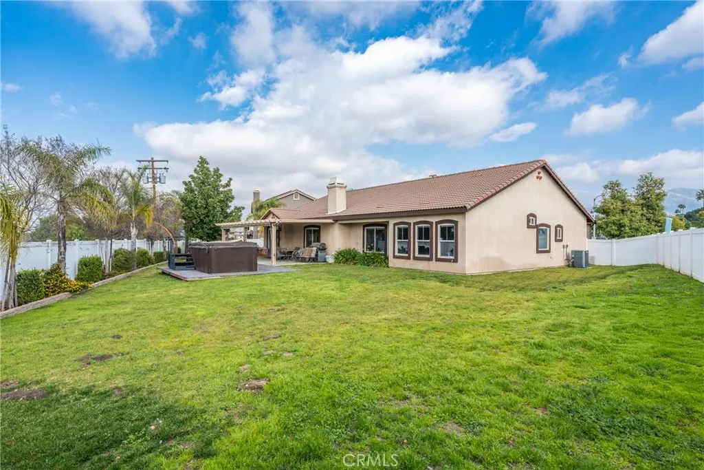 1537 Carmel Court, Redlands, California 92374 home-pic-3