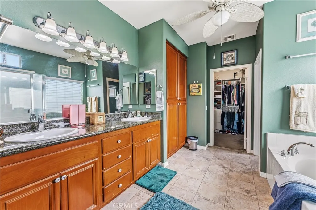1537 Carmel Court, Redlands, California 92374 home-pic-9