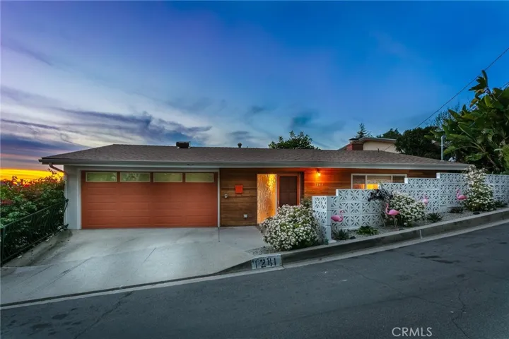 Welcome to 1241 Corona Dr!