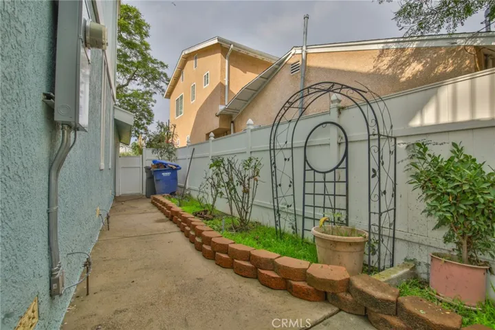 Side House