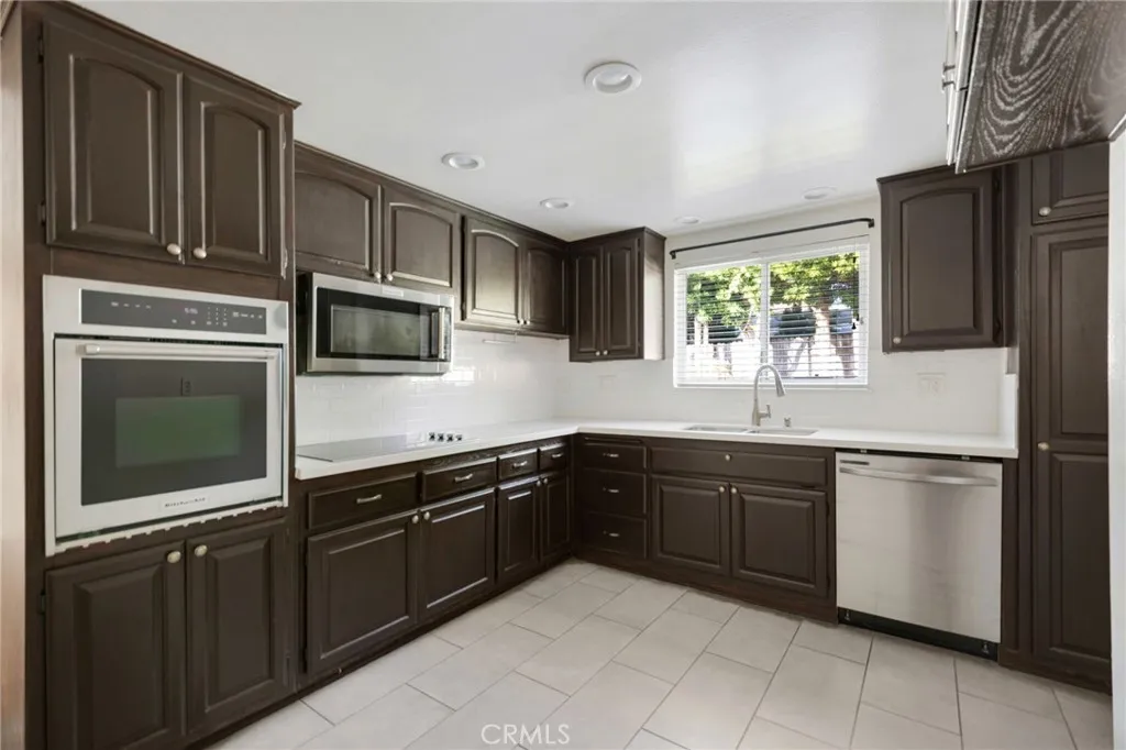 1609 Catalina, Santa Ana, California 92705 home-pic-18