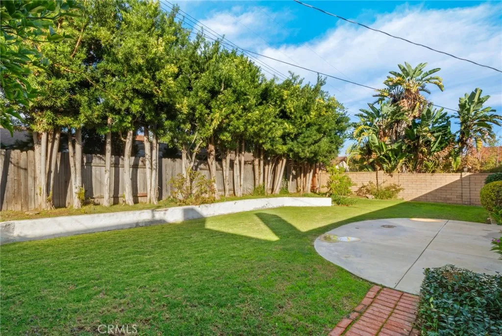 1609 Catalina, Santa Ana, California 92705 home-pic-33