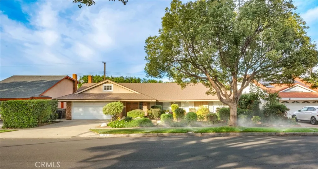 1609 Catalina, Santa Ana, California 92705 home-pic-1