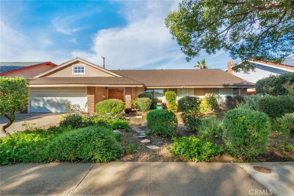 1609 Catalina, Santa Ana, California 92705 home-pic-2