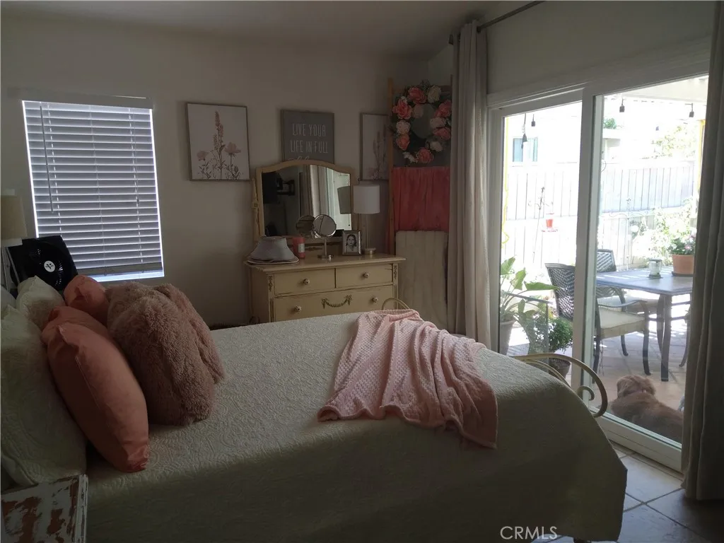 40672 Corte Albara, Murrieta, California 92562 home-pic-4