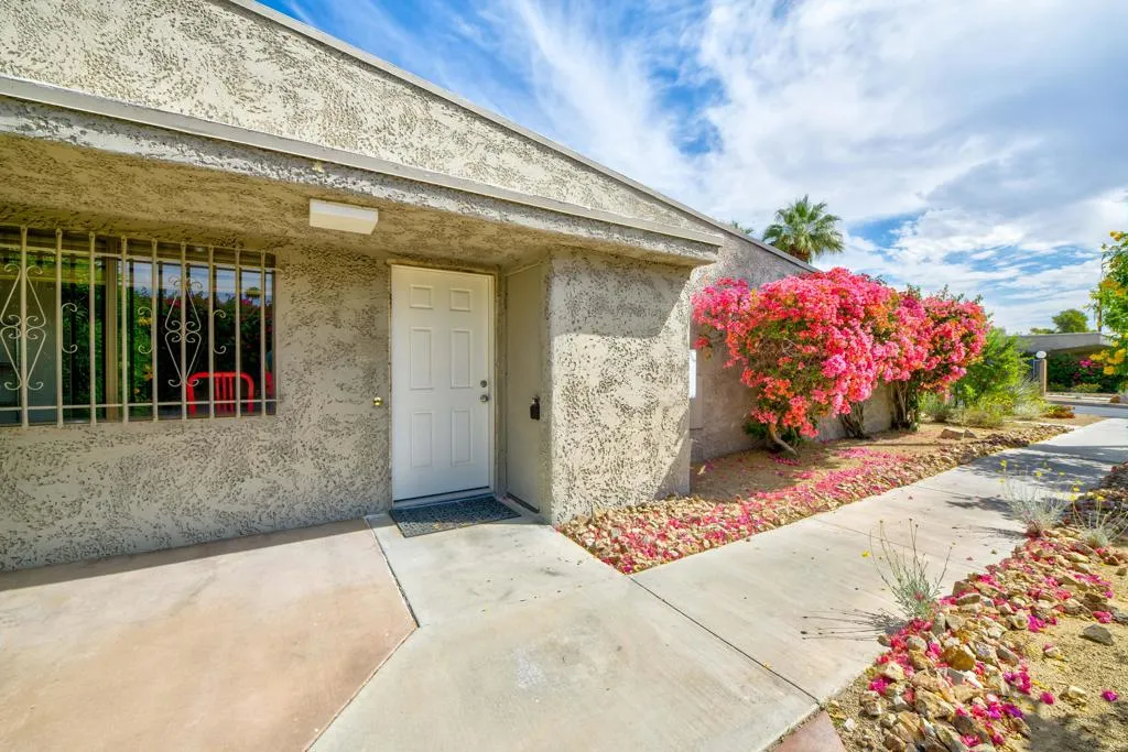1111 E Ramon Road 1, Palm Springs, California 92264 home-pic-2