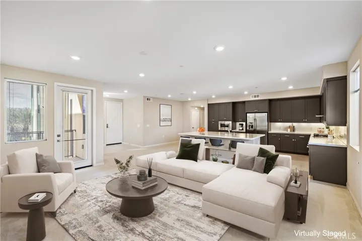 Modern Floor Plan            Virtually Staged