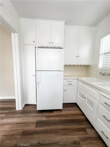Unit D: Images when vacant in June 2025. Unit is tenant occupied now.