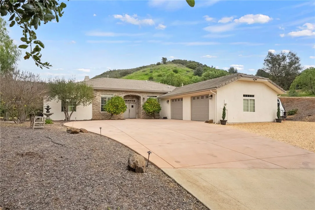 45600 La Cruz Dr., Temecula, California 92590 home-pic-2