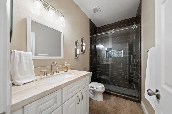45600 La Cruz Dr., Temecula, California 92590