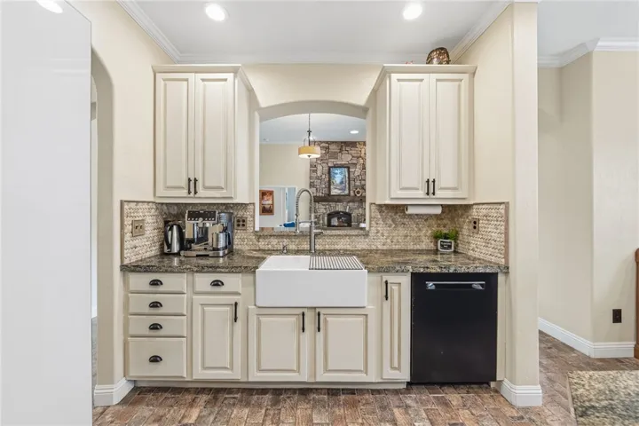 45600 La Cruz Dr., Temecula, California 92590