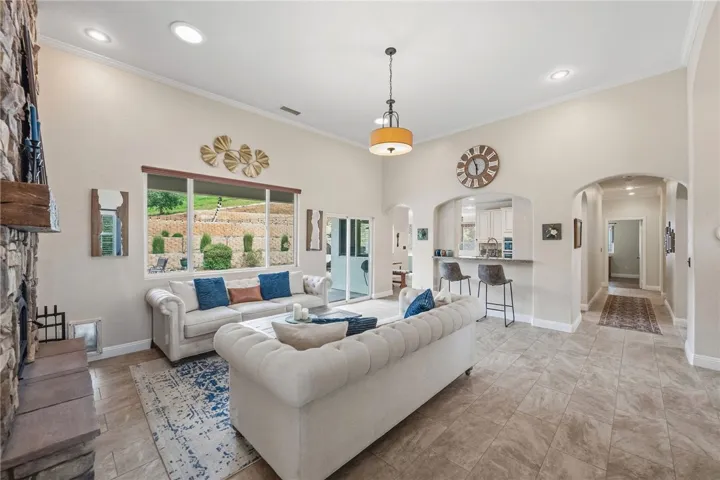 45600 La Cruz Dr., Temecula, California 92590