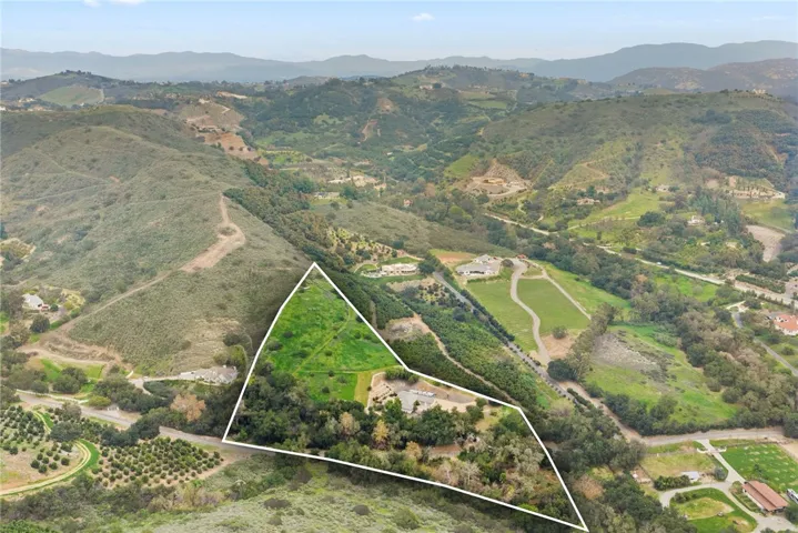 45600 La Cruz Dr., Temecula, California 92590