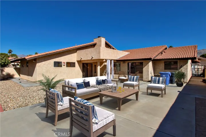 Photo is digitally altered to show perspective with furniture. Previous photo is the original.