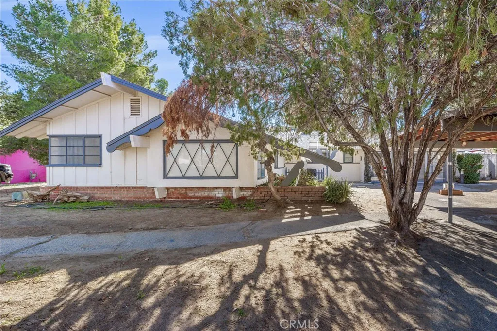 1118 E Avenue K, Lancaster, California 93535 home-pic-2
