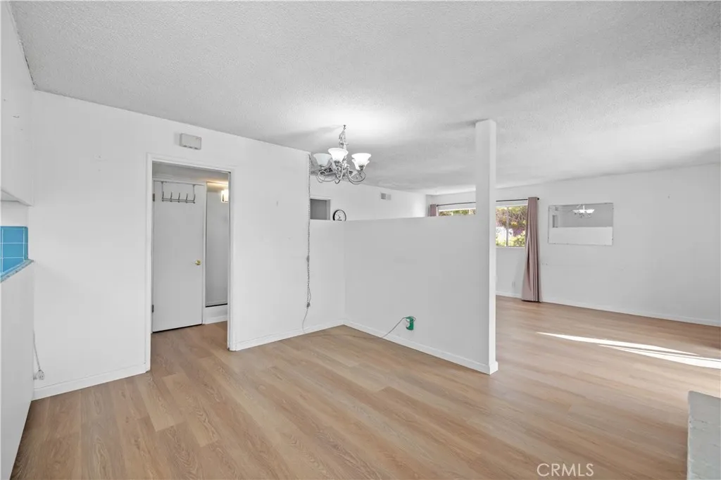 1118 E Avenue K, Lancaster, California 93535 home-pic-5