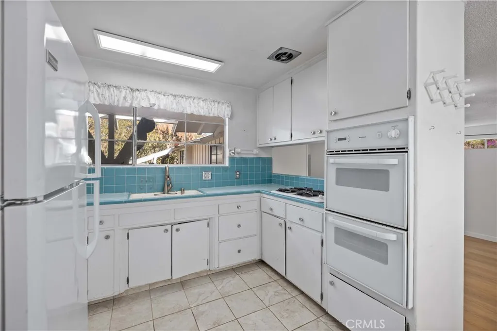 1118 E Avenue K, Lancaster, California 93535 home-pic-10