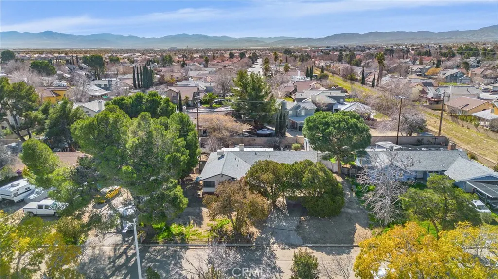 1118 E Avenue K, Lancaster, California 93535 home-pic-4