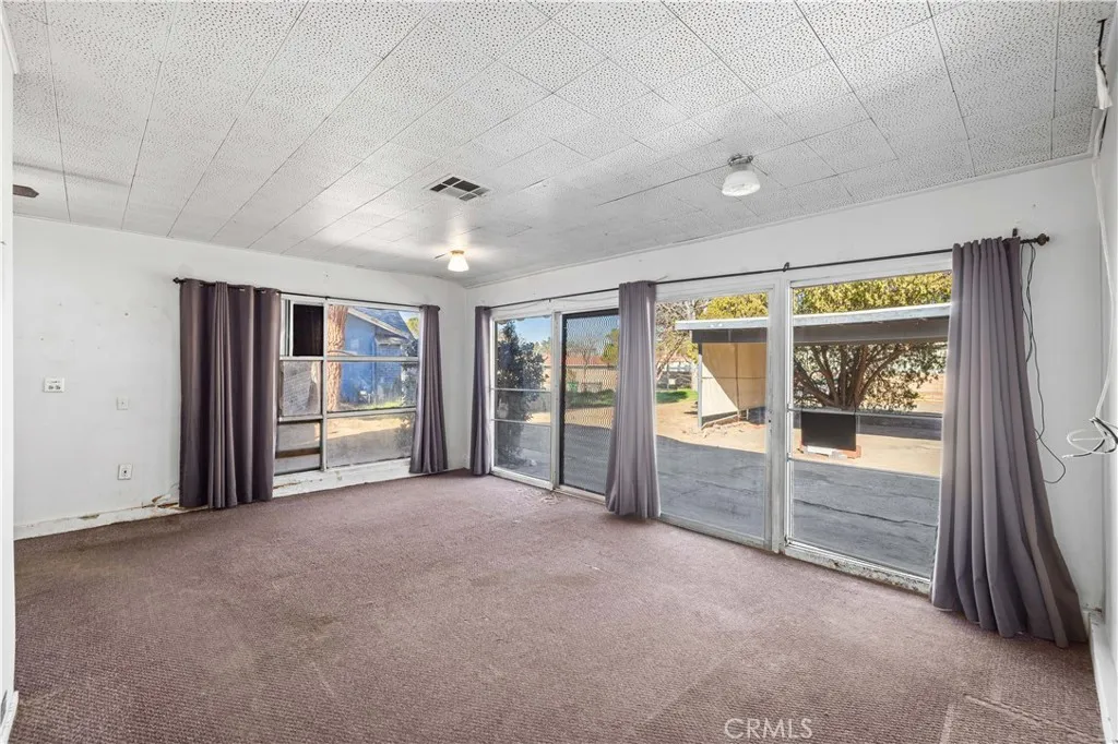 1118 E Avenue K, Lancaster, California 93535 home-pic-14