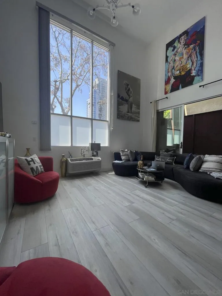 948 G Street 19, San Diego, California 92101 home-pic-8