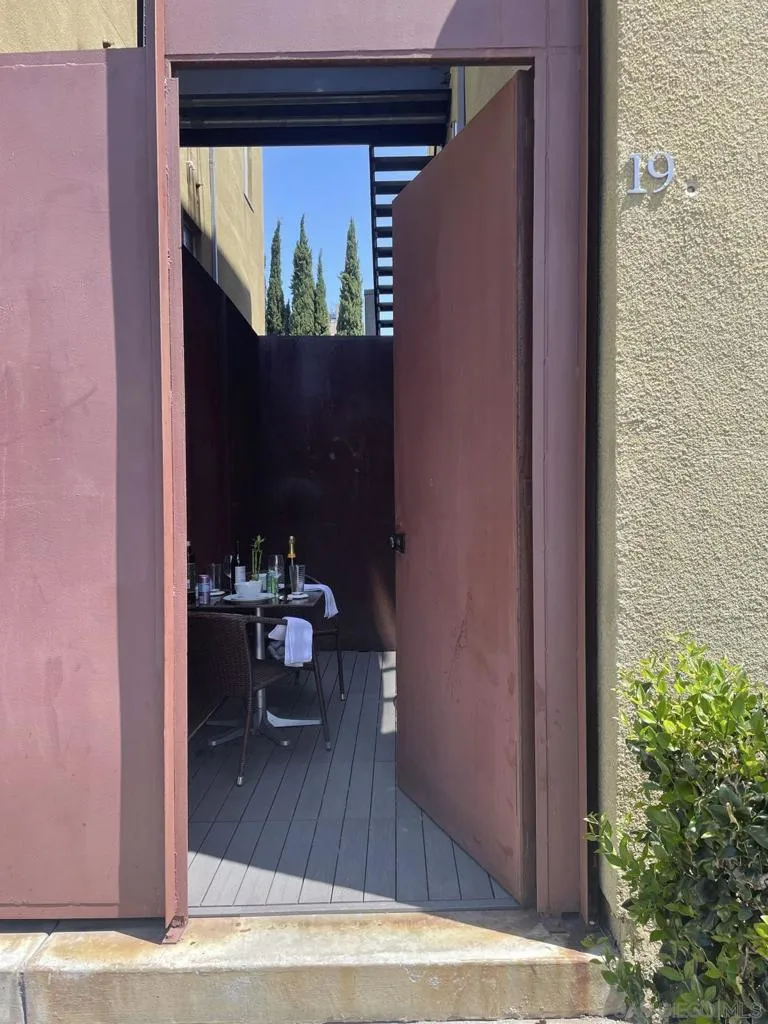 948 G Street 19, San Diego, California 92101 home-pic-11