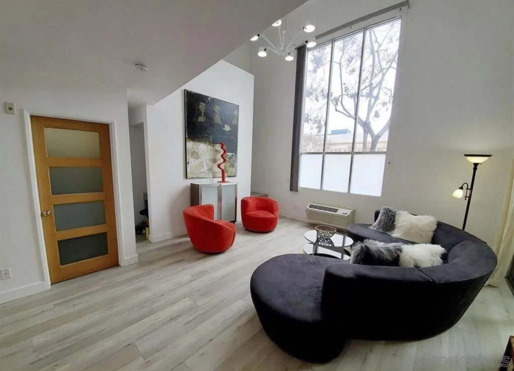 948 G Street 19, San Diego, California 92101 home-pic-6