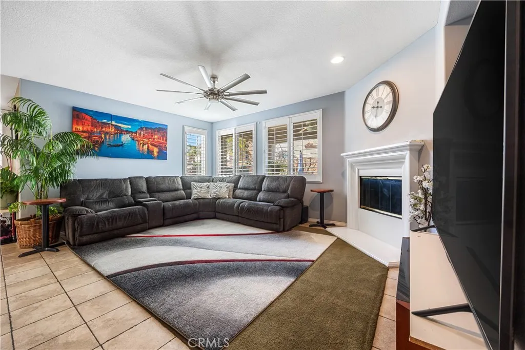 40755 Knollwood Court, Palmdale, California 93551 home-pic-15