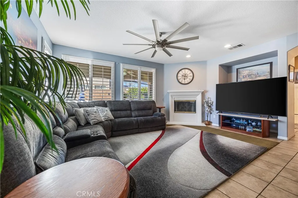 40755 Knollwood Court, Palmdale, California 93551 home-pic-14