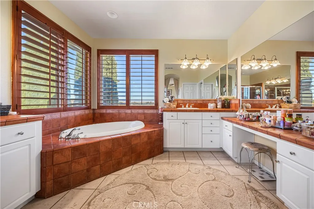 40755 Knollwood Court, Palmdale, California 93551 home-pic-44