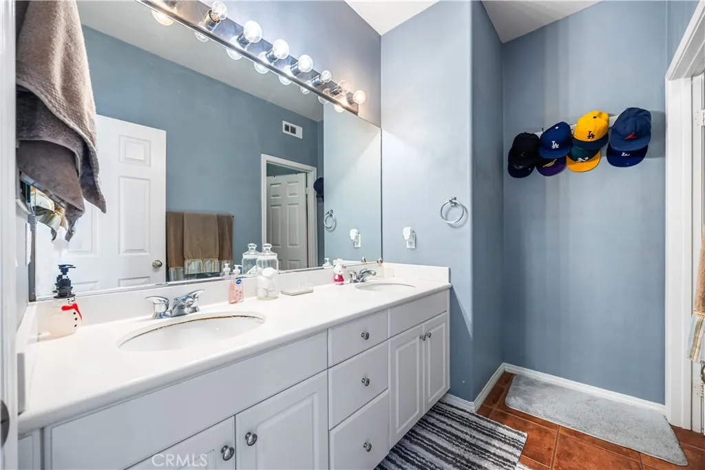 40755 Knollwood Court, Palmdale, California 93551 home-pic-35