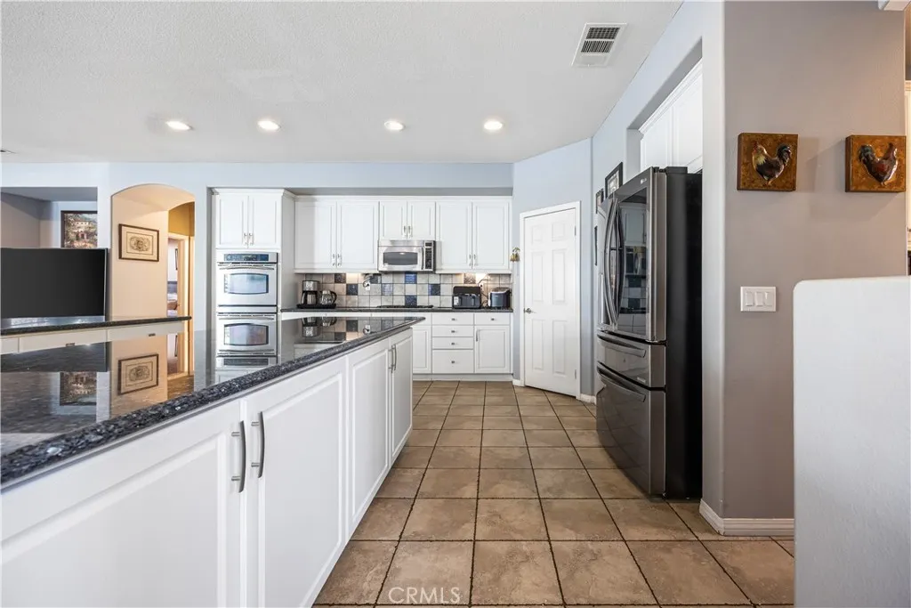 40755 Knollwood Court, Palmdale, California 93551 home-pic-6