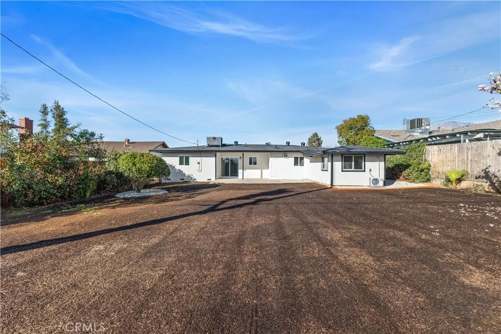 35211 Elm Lane, Yucaipa, California 92399 home-pic-28