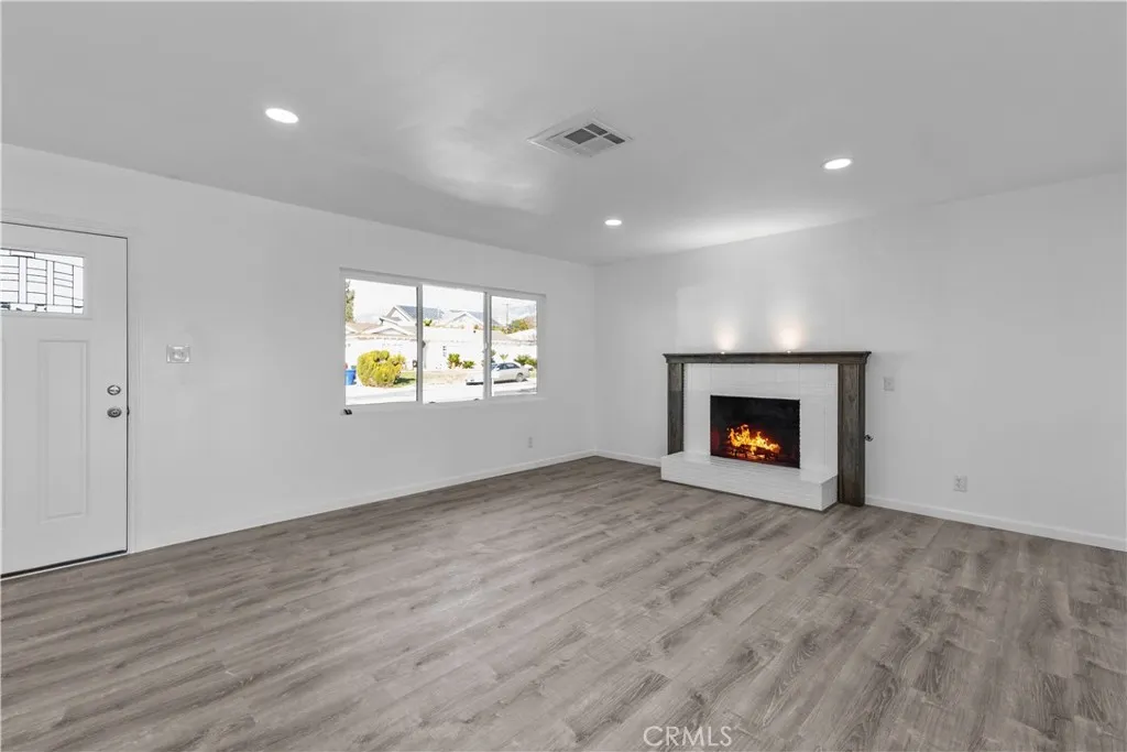 35211 Elm Lane, Yucaipa, California 92399 home-pic-8