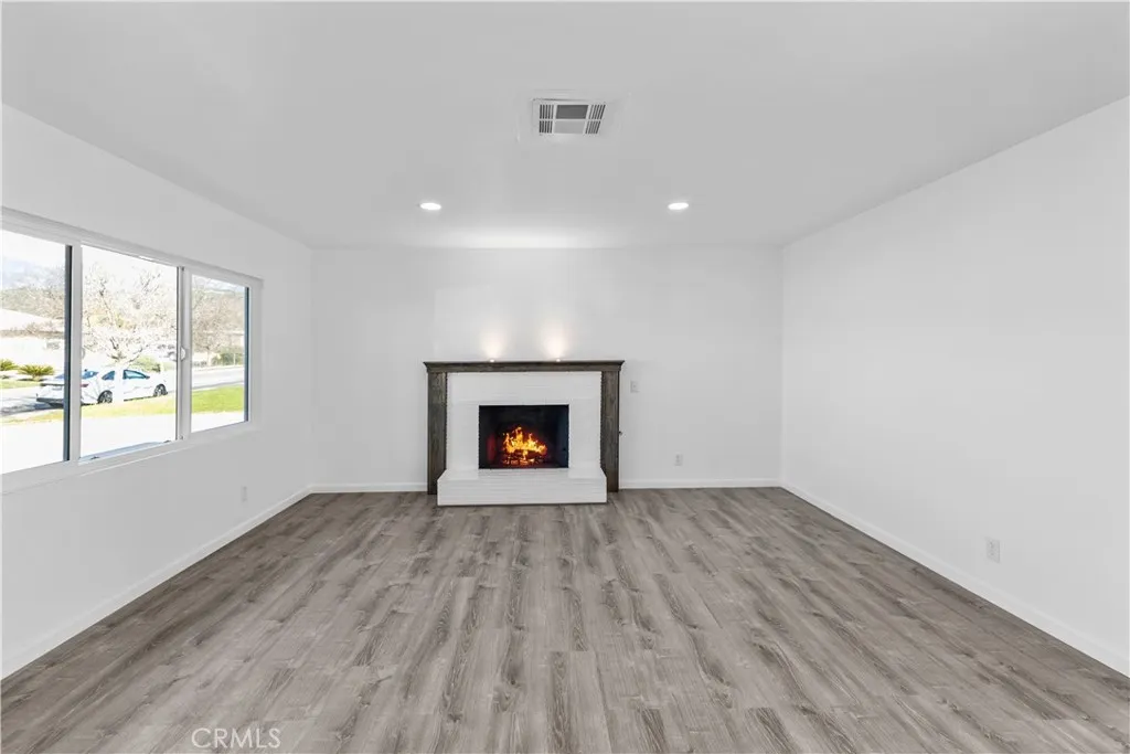 35211 Elm Lane, Yucaipa, California 92399 home-pic-7