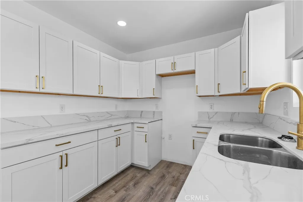 35211 Elm Lane, Yucaipa, California 92399 home-pic-18