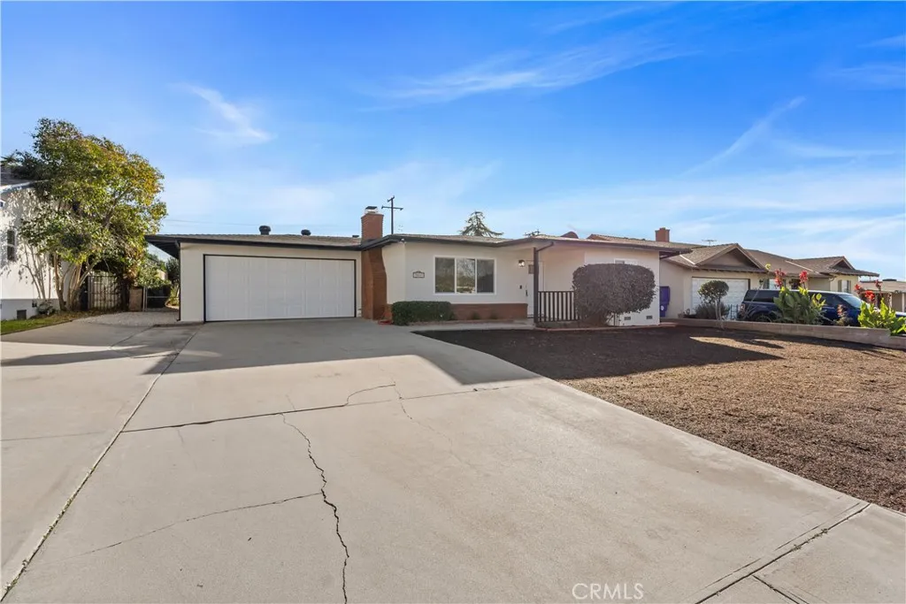 35211 Elm Lane, Yucaipa, California 92399 home-pic-5