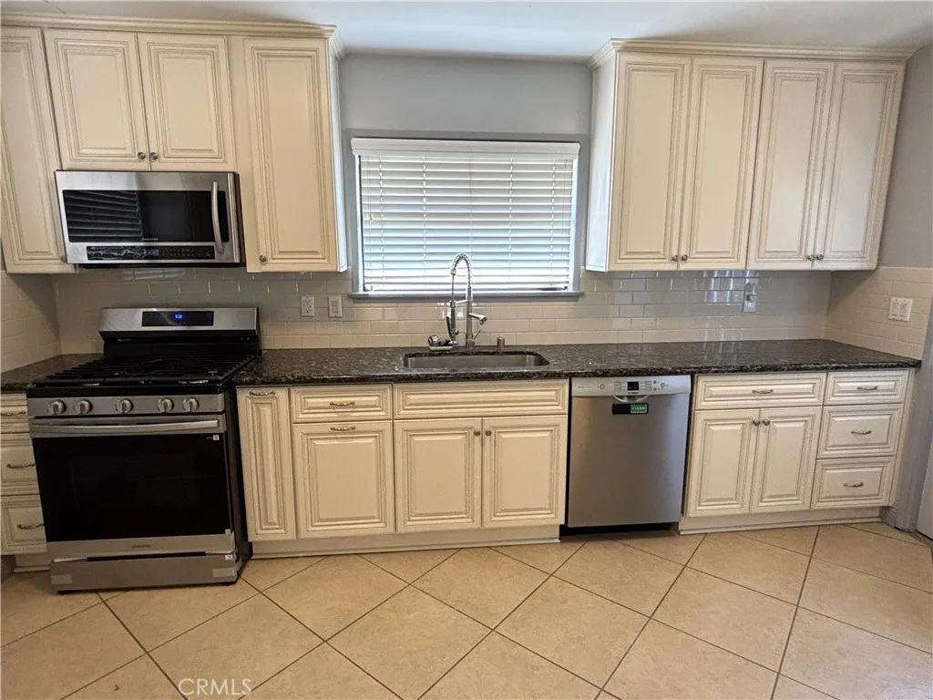 7065 E Stearns, Long Beach, California 90815 home-pic-1