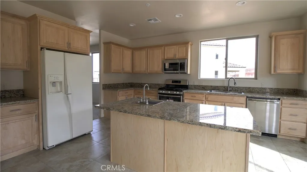 56925 Hidden Gold Court, Yucca Valley, California 92284 home-pic-13